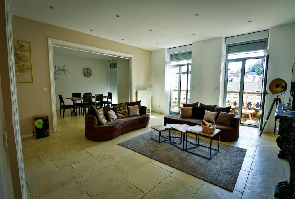 Grand Appartement De Haut Standing En Centre-Ville 蒙吕松 外观 照片